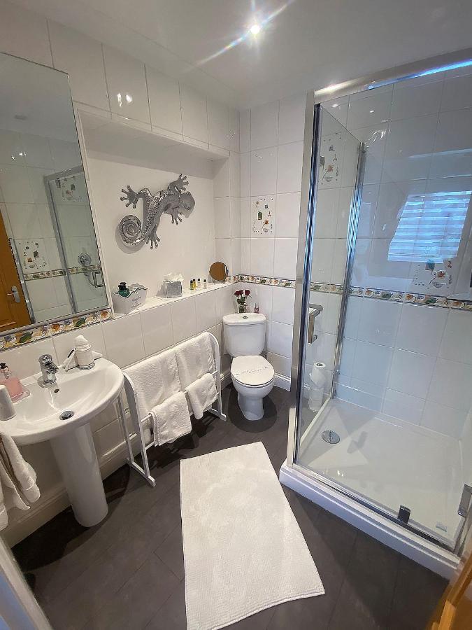 Keppel Gate B&B - Silver Birch Ensuite Room Overseal Exterior photo